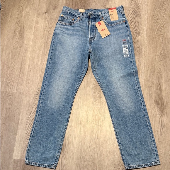 Levi's Denim - Women’s NWT- Light Blue High Rise Straight Jeans 30x30